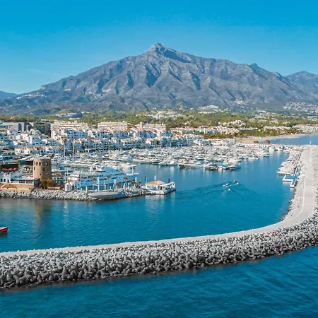 Luxury Penthouse In The Heart Of Puerto Banus Апартаменты *