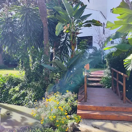 Luxury Penthouse In The Heart Of Puerto Banus Апартаменты *
